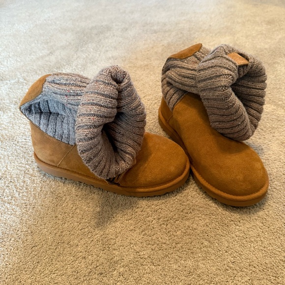 Size 9 UGG Women ’s Cambridge Chestnut Suede and Heather Gray Knit Boots - Picture 8 of 11